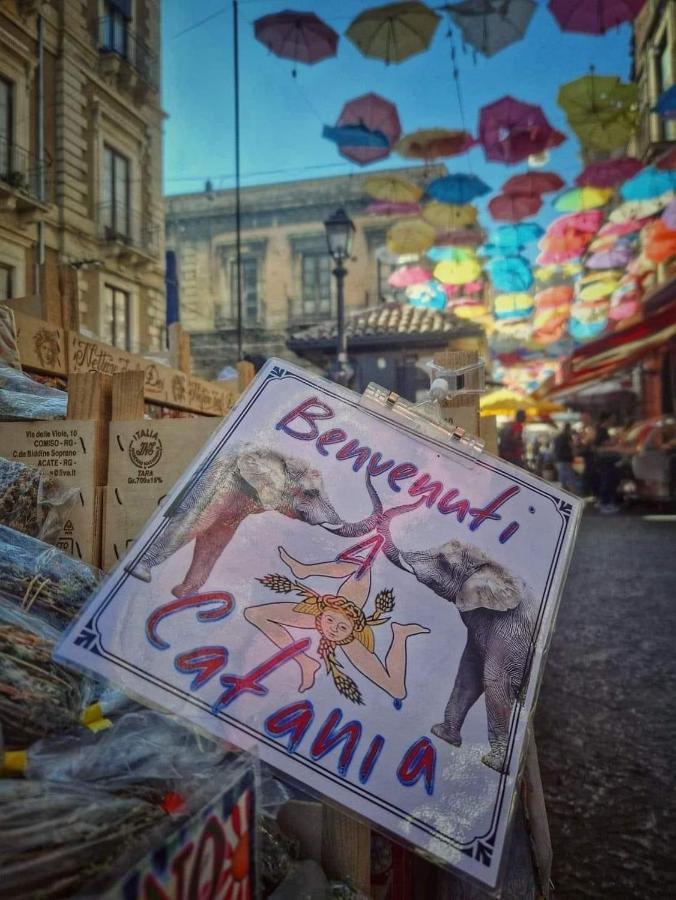 カターニアCorte Capuanaアパートメント エクステリア 写真